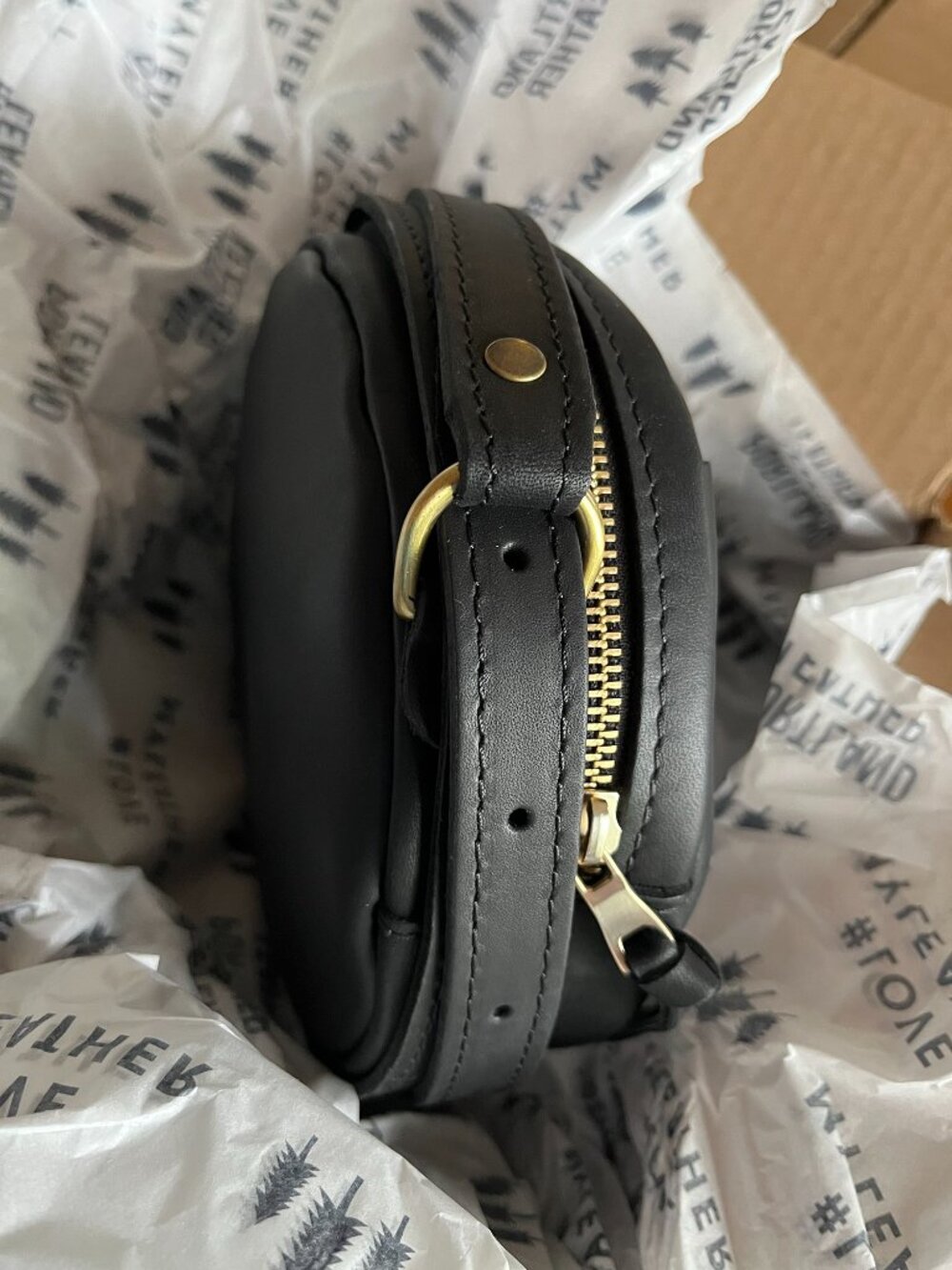 Portland Leather small black circle crossbody NIB - Picture 4 of 7